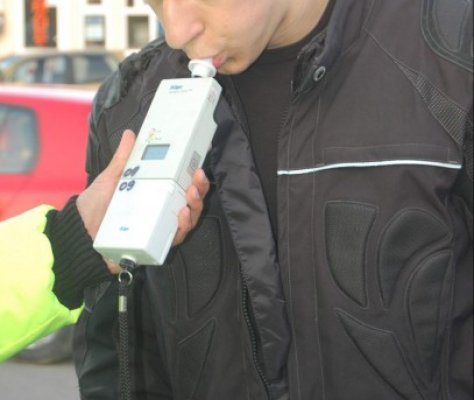 Prinşi băuţi la volan şi fără permis de conducere